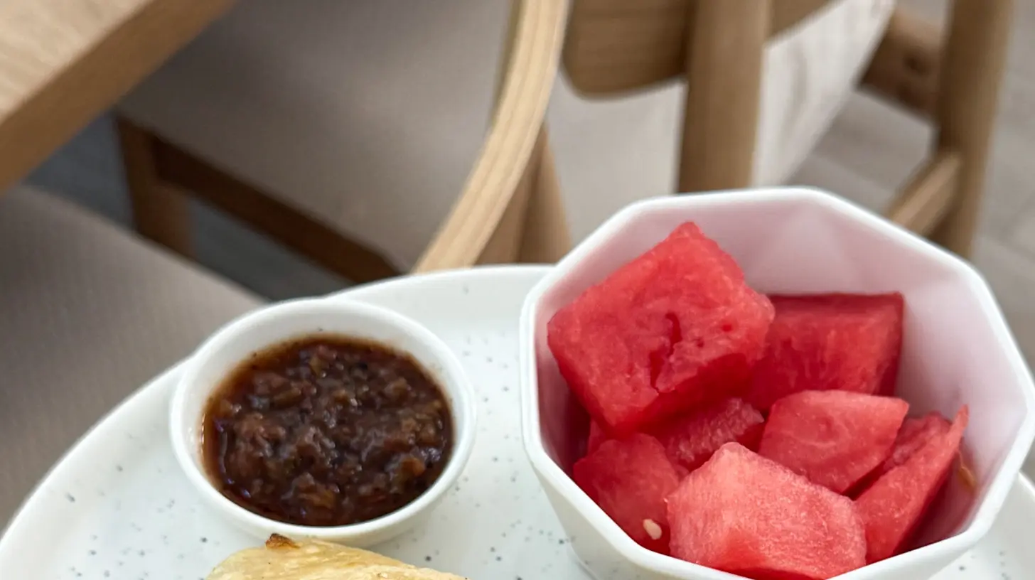 A vibrant display of various clean eating breakfast ideas for a healthy start.