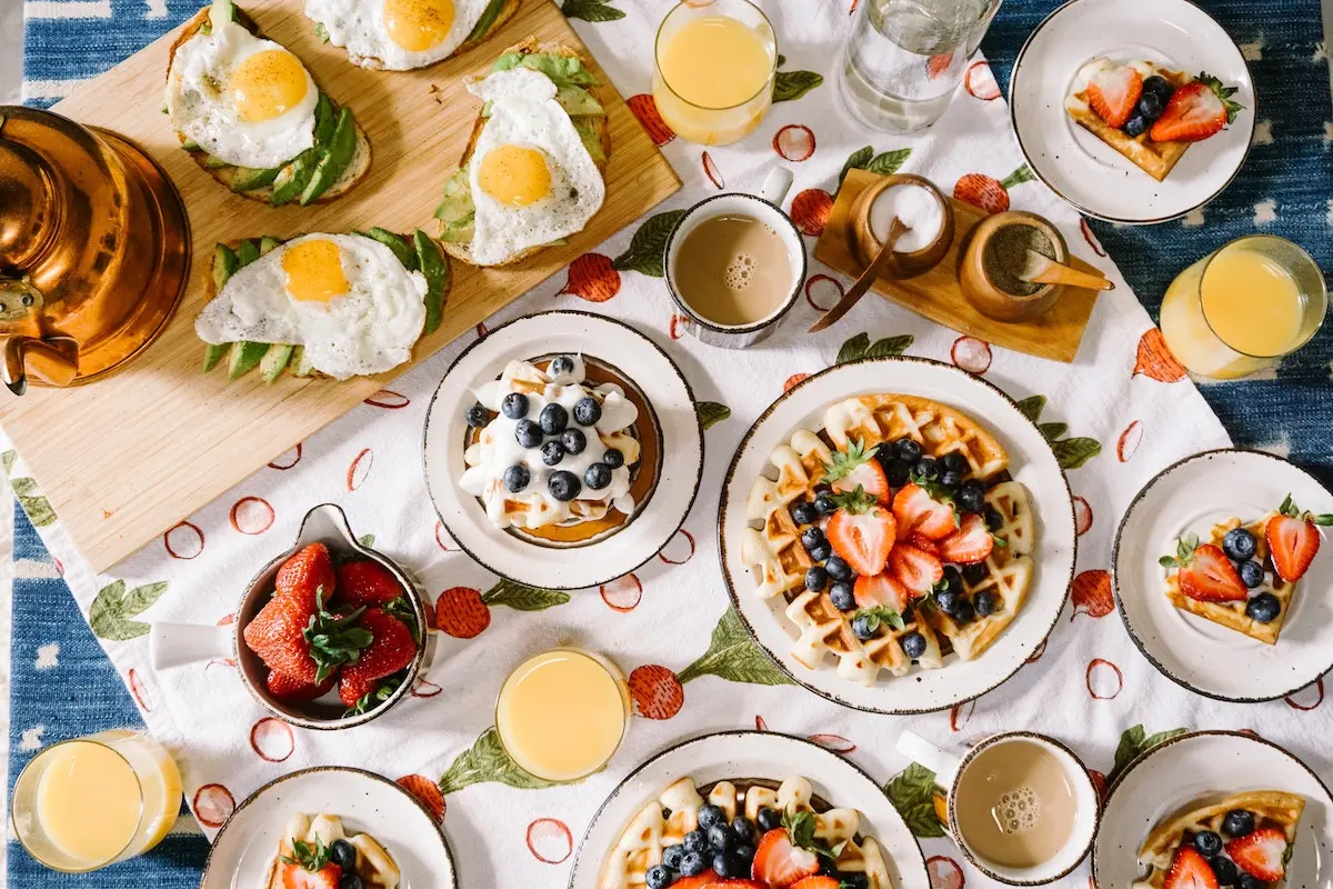 A collection of quick breakfast recipes ready in minutes, featuring various healthy and delicious options.